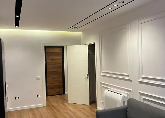 Escape Luxury 4 地拉那